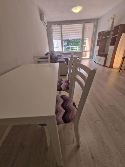 Cozy Central Apartment In Outskirts Of Old Σόφια Εξωτερικό φωτογραφία